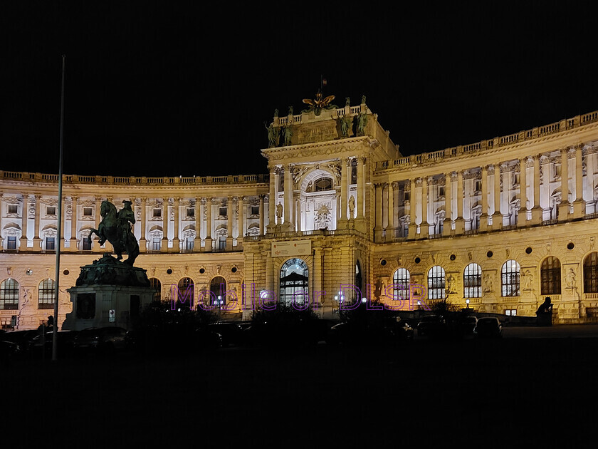 20241129 200911x 
 Habsburg / Hofburg palace in Vienna 
 Keywords: night photography, palace, Vienna