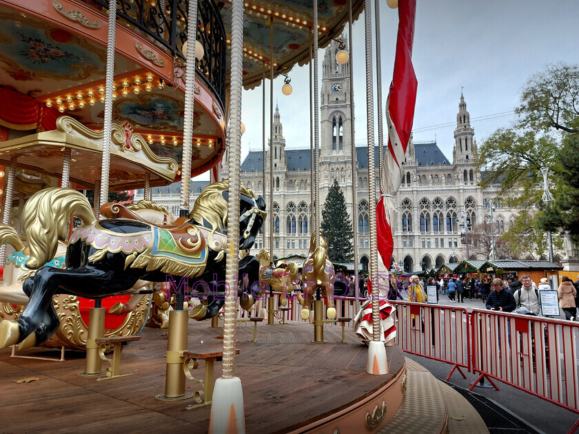 20241127 122134x 
 Rathausplatz. Vienna, 
 Keywords: carousel, carrousel, merry-go-round, Christkindlmärkte